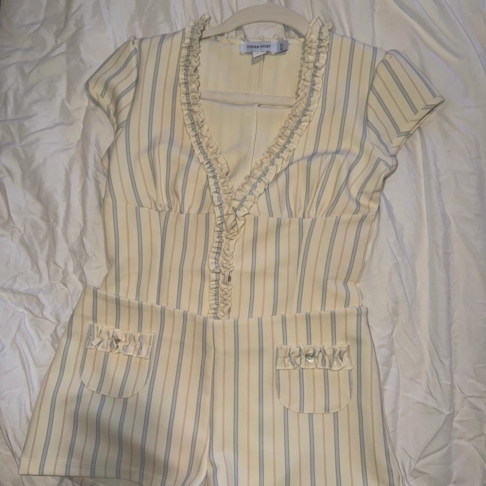 Tiger Mist Cream Ruffle Detail Top